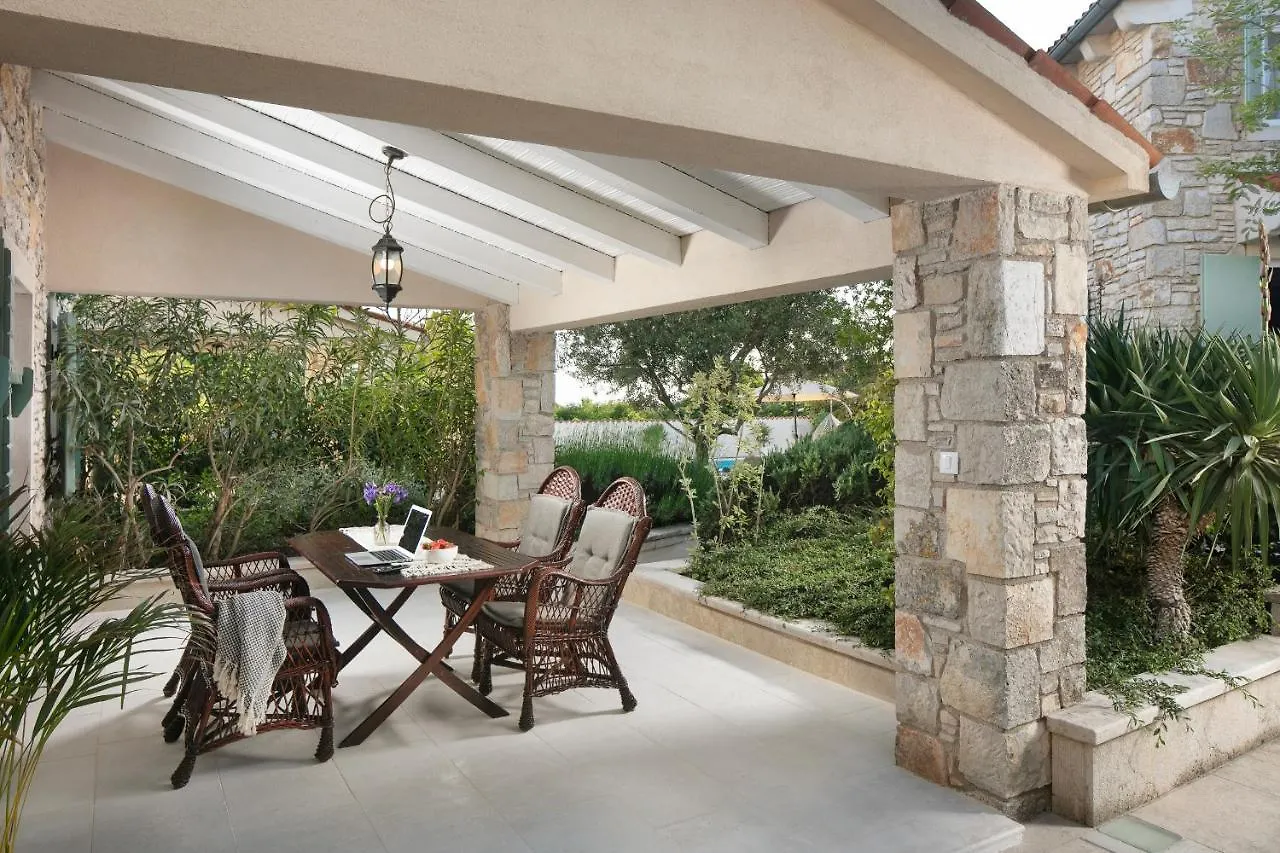 Residence Pietre D'Istria - With Private Service Burići